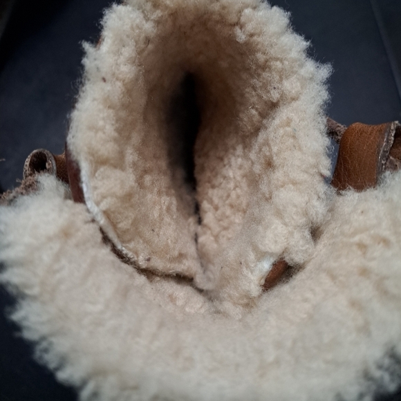 UGG Australia Caspia Brown Leather Boot    Size 5 - Picture 11 of 13